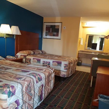 Executive Inn Victoria Exterior photo
